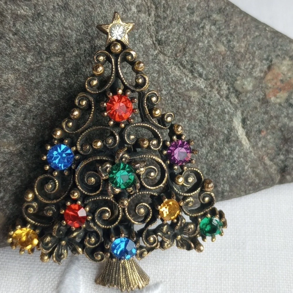 Vintage Jeweled Christmas Tree Brooch star, purple, red, blue, green stones